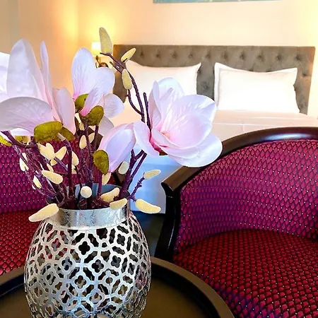 Venis Hotel 4*