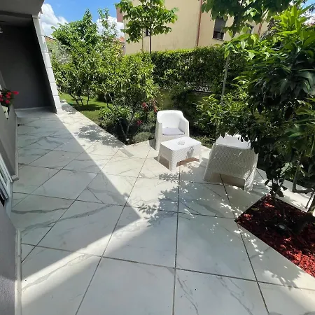 Venis 4* Tirana
