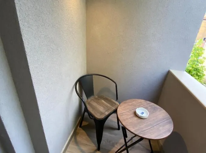 Venis فندق تيرانا