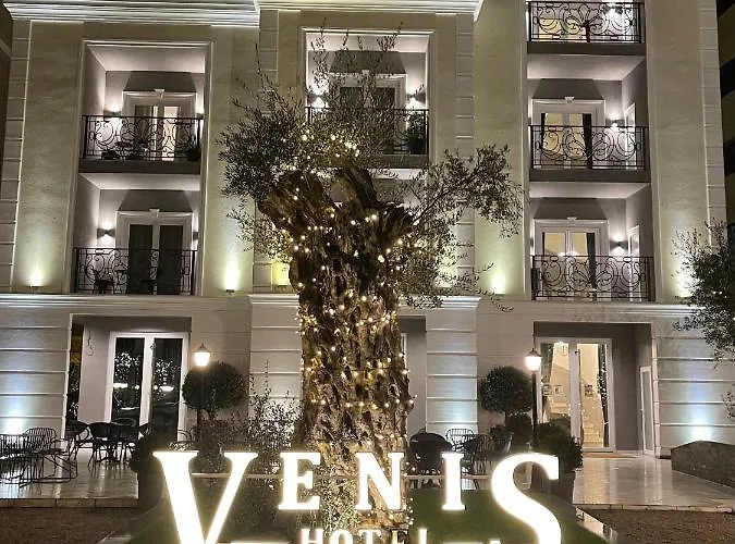 Venis فندق تيرانا