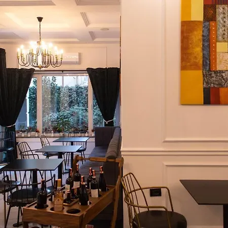 Venis 4* Tirana